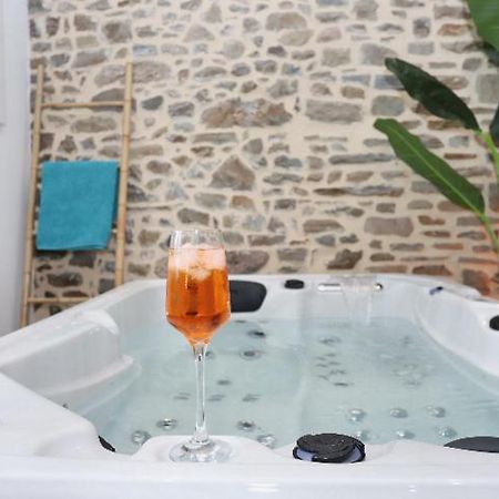 FougèresLa Douce Nuitアパートメント エクステリア 写真